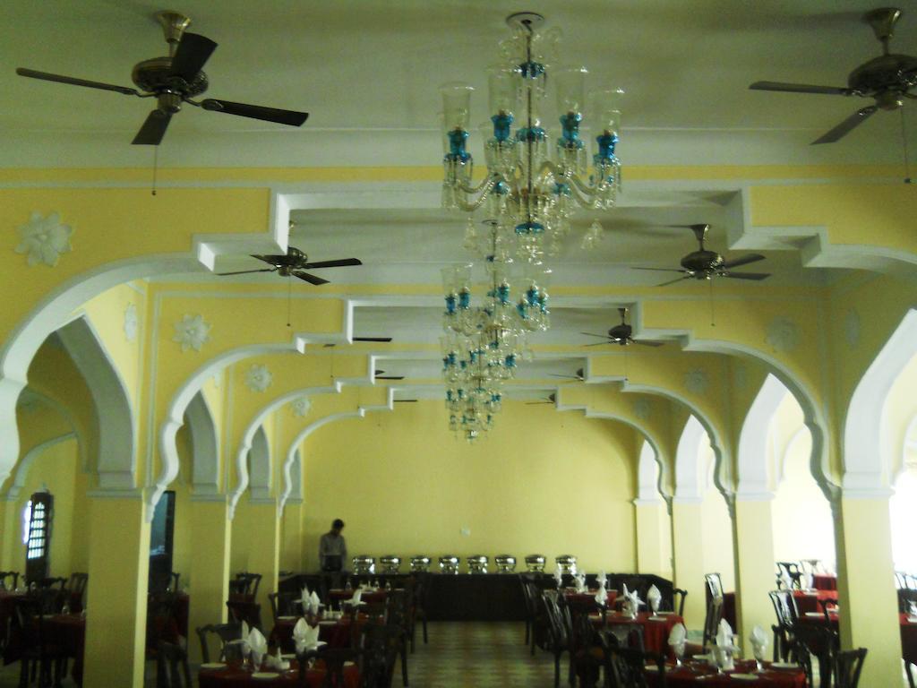 V Resorts Rajmahal Órcsha Kültér fotó