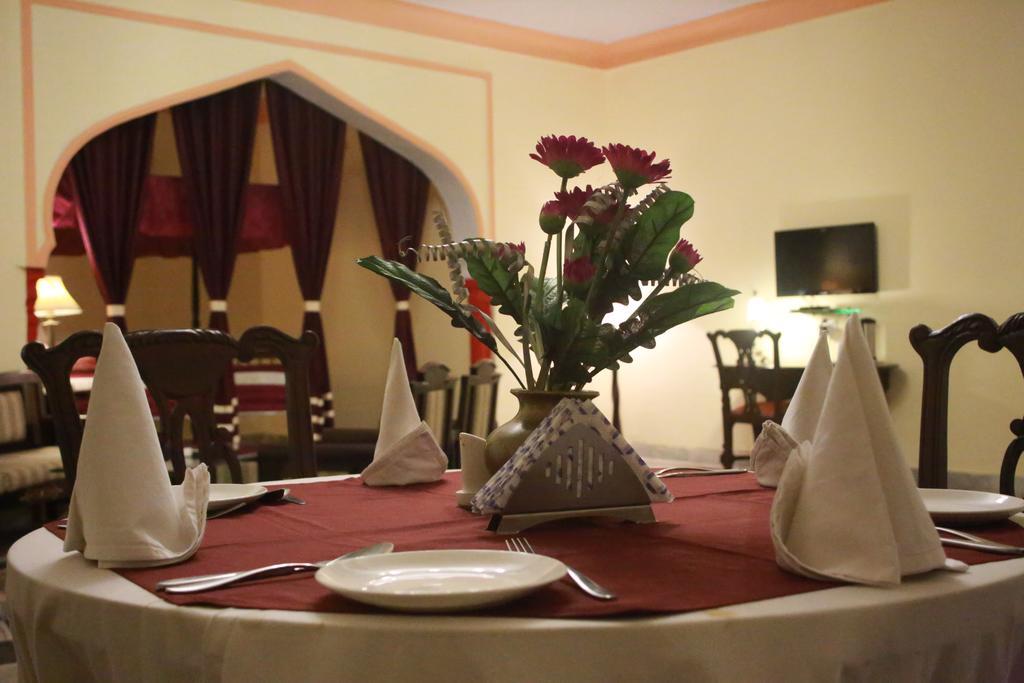 V Resorts Rajmahal Órcsha Kültér fotó