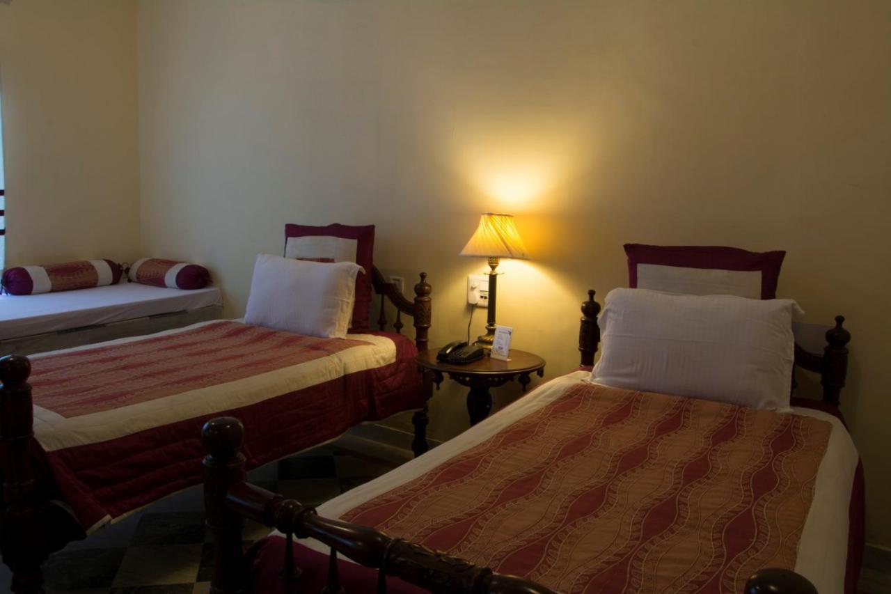 V Resorts Rajmahal Órcsha Kültér fotó