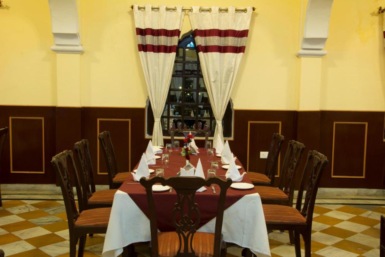 V Resorts Rajmahal Órcsha Kültér fotó